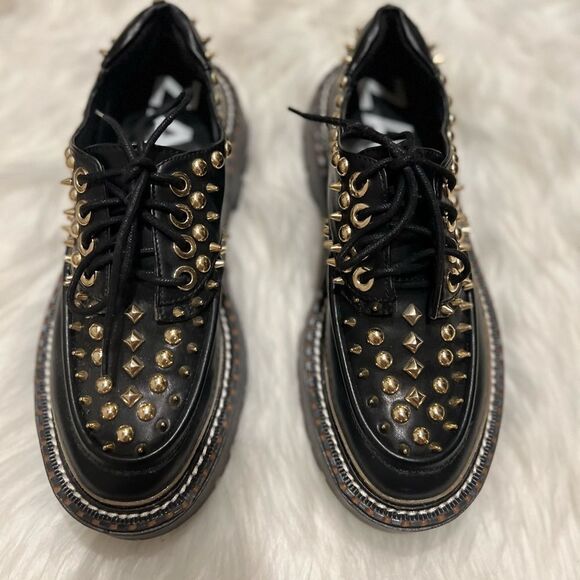 Limited edition Zara studded shoes - Picture 1 of 5